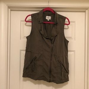 American Eagle Vest